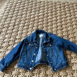 Old navy jean jacket - 3 T great condition